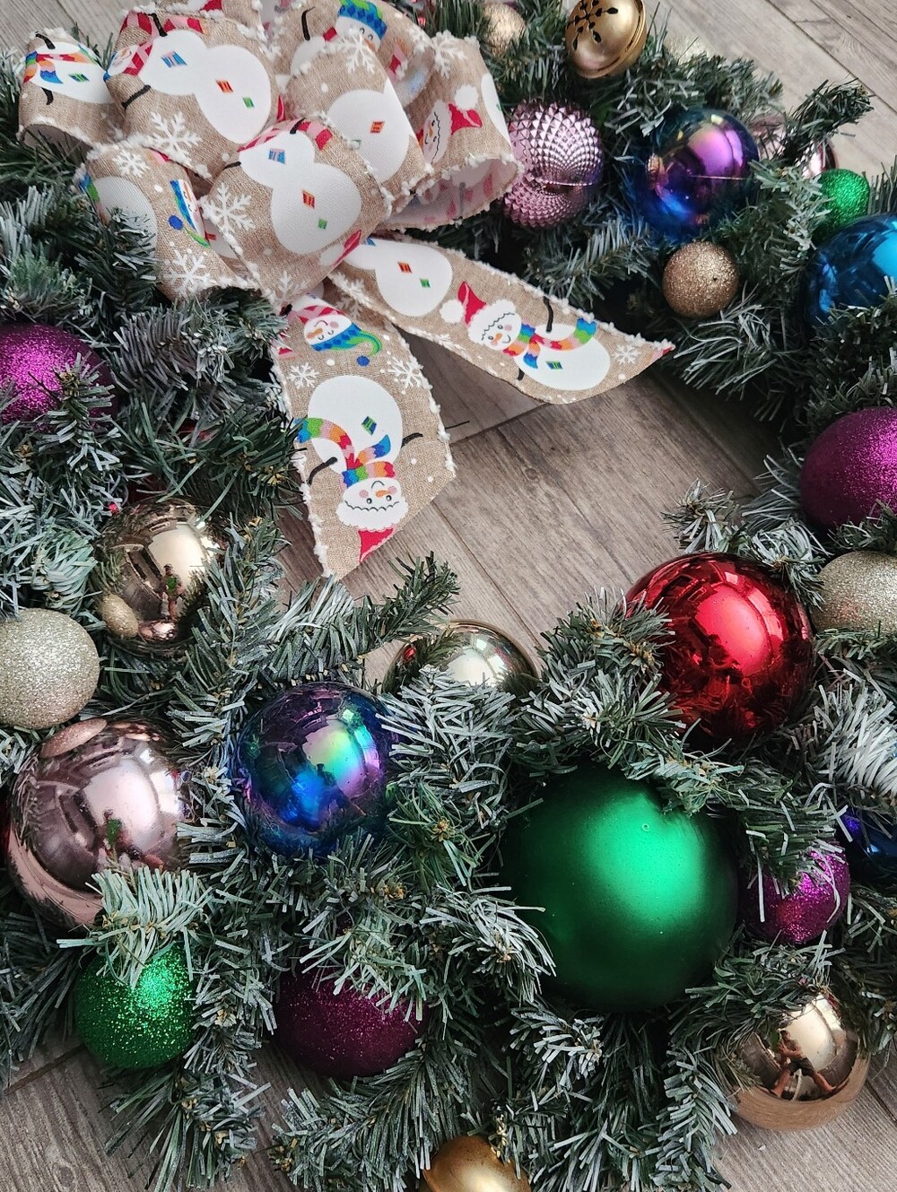 Handmade Vintage-Inspired Christmas Ornament Wreath Snowman 24 Inches - Picture 11 of 11
